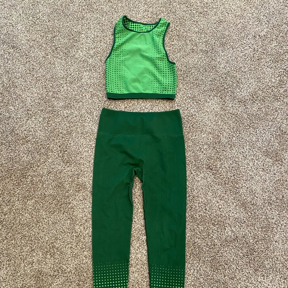Fabletics Set (S) - Picture 2 of 2